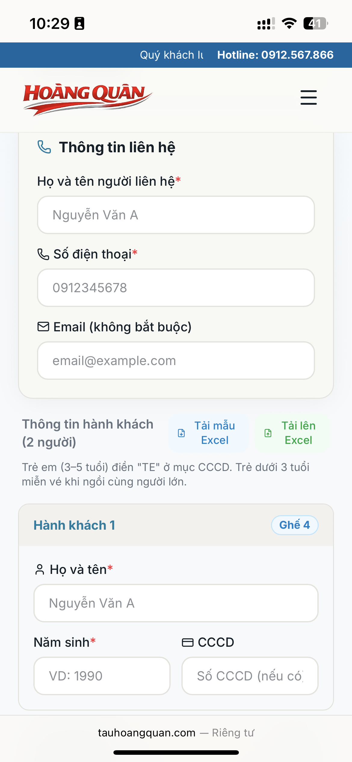 Form nhập thông tin liên hệ và hành khách